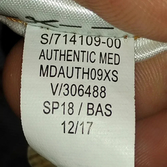 Old Navy Women's Long  Sleeve Button Down Blue Denim Jean Jacket Size Small - Picture 14 of 15